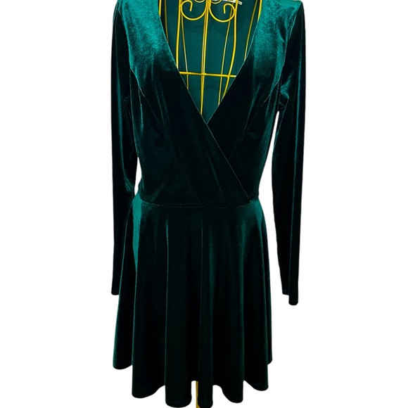 Urban Outfitters Kimchi Blue Size Large Dress - Picture 3 of 15